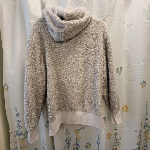SO Cozy Softest Sherpa Pullover, size medium,  tannish gray color - Picture 3 of 3